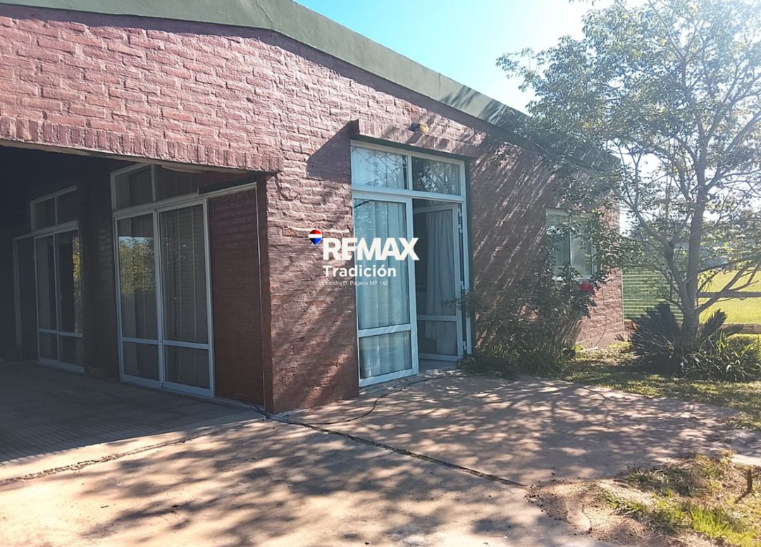 CASA EN VENTA C PILETA B° LA HERRADURA COL BENITEZ