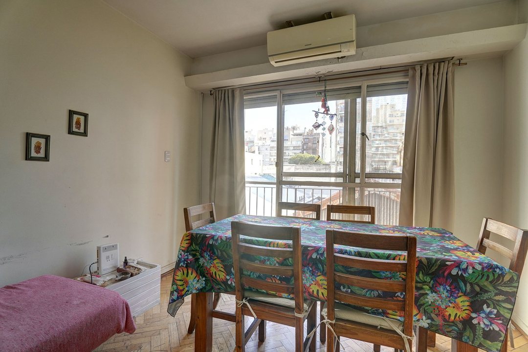 Venta Depto 3 ambientes con balcón y dependencia