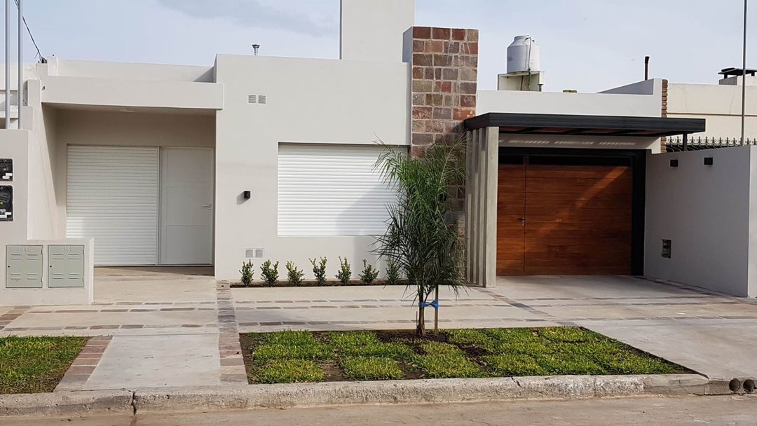 CASA EN VENTA EN COLON CON PILETA