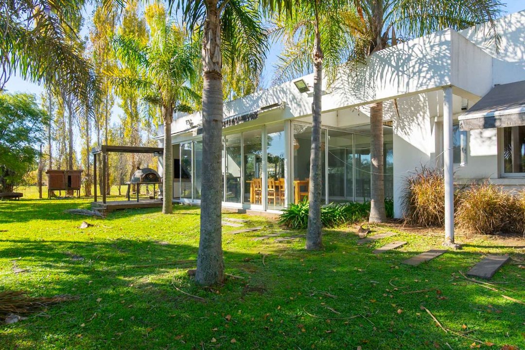 CASA EN VENTA ISLA DEL ESTE TIGRE 4 AMBIENTES