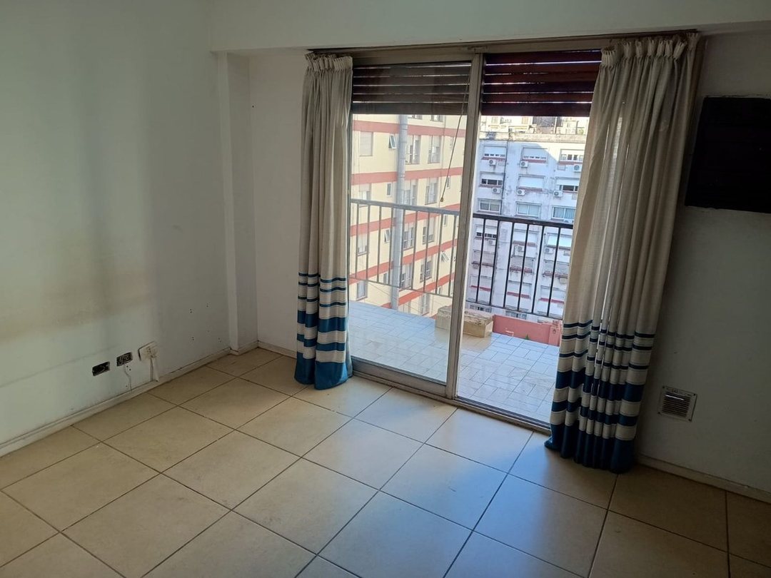 VENTA MONOAMBIENTE CON BALCON RETIRO