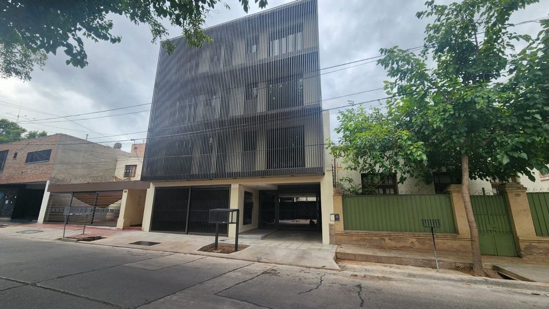 Departamento 2 ambientes en Godoy Cruz con cochera