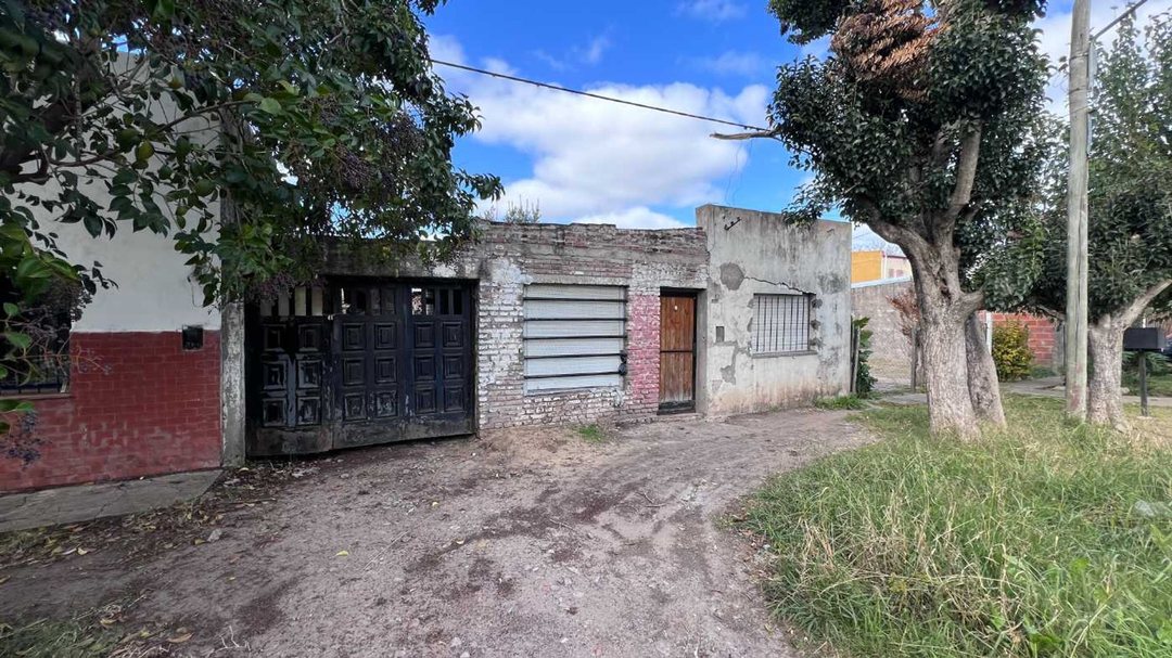 CASAS EN VENTA LA PLATA EN SAN CARLOS LOTE 10 X 30