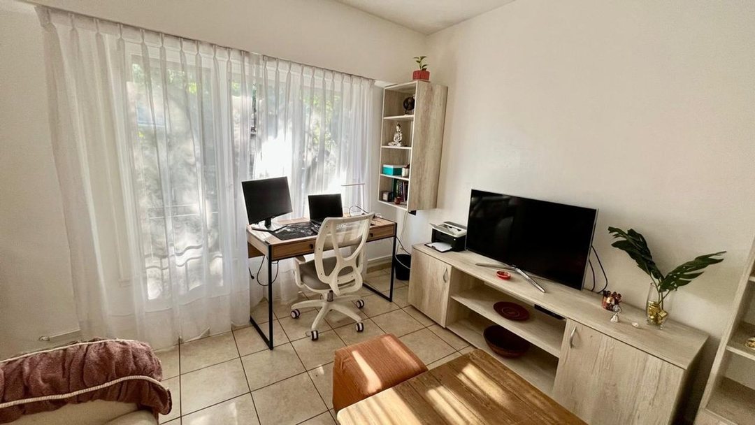 EN VENTA 2 1/2 AMBIENTES AV. CABILDO Y AV. LACROZE