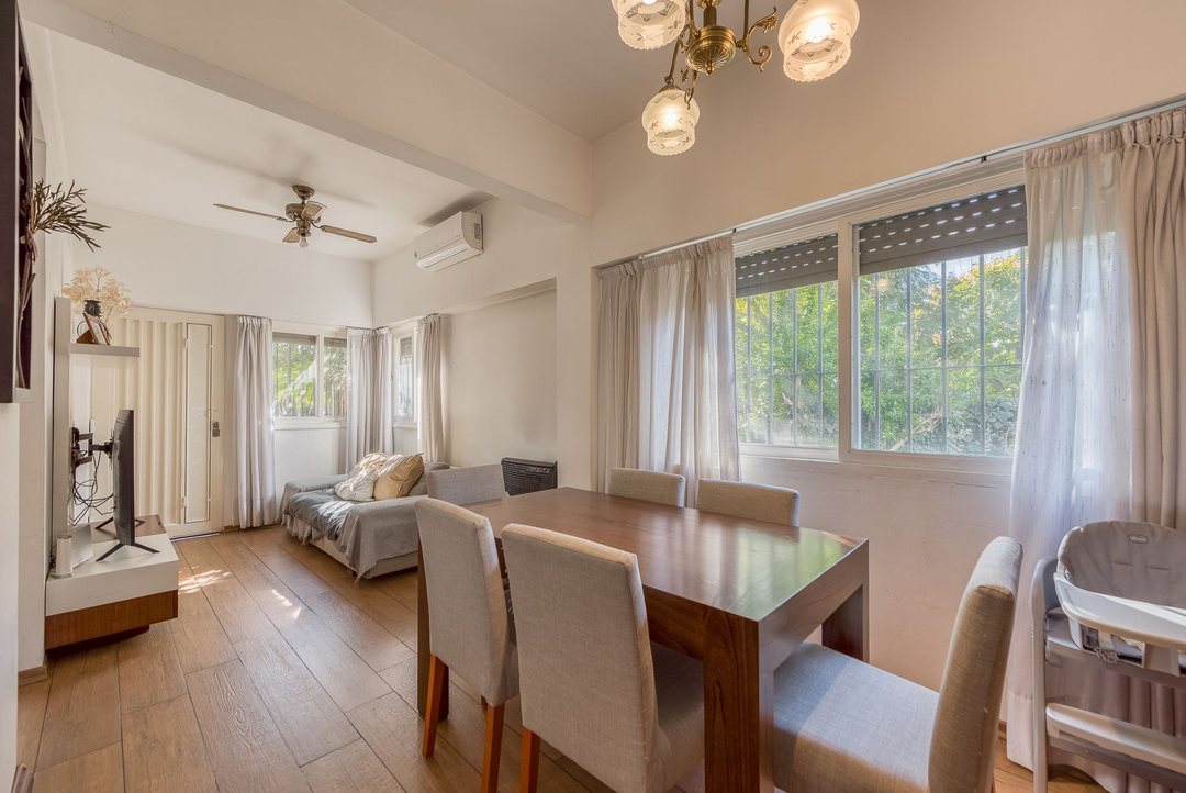 Venta Casa 2Amb, Hurlingham, Barrio Ingles. C/pati