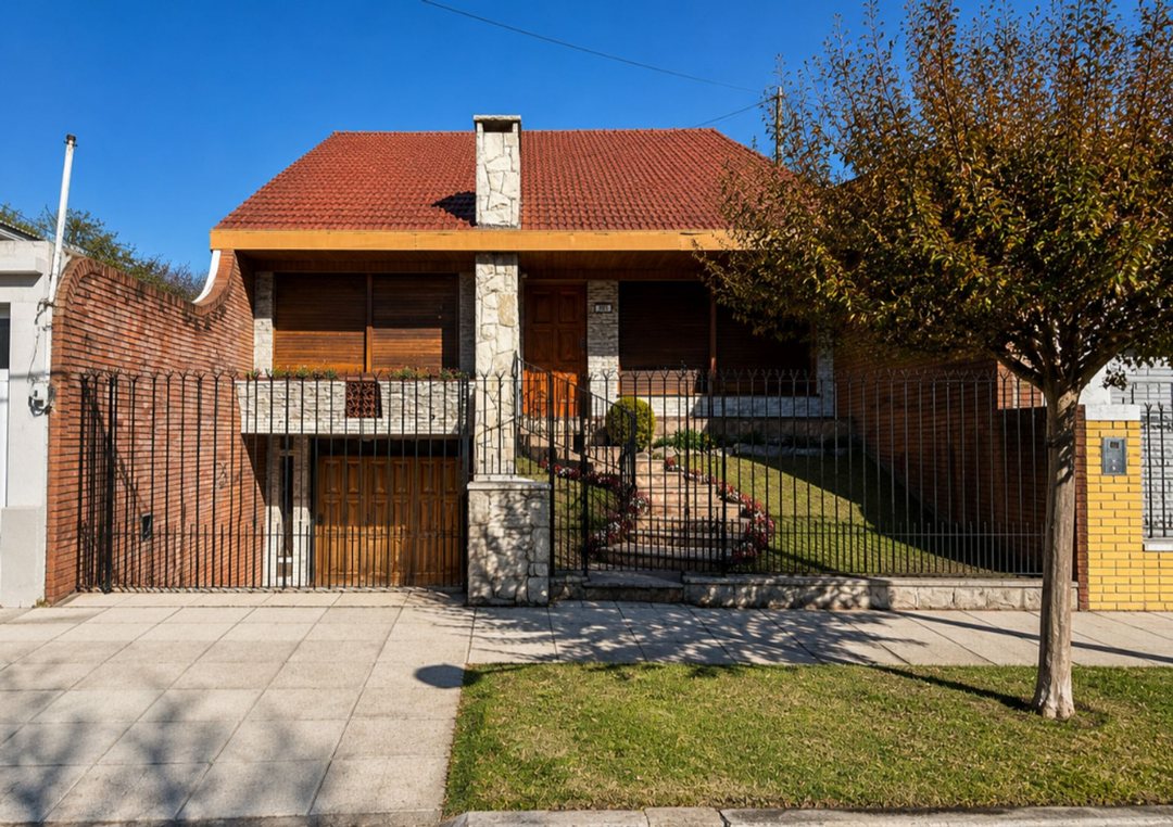 CHALET 5 AMB C/GRAN JARDÍN, GARAJE, LAVADERO Y MÁS