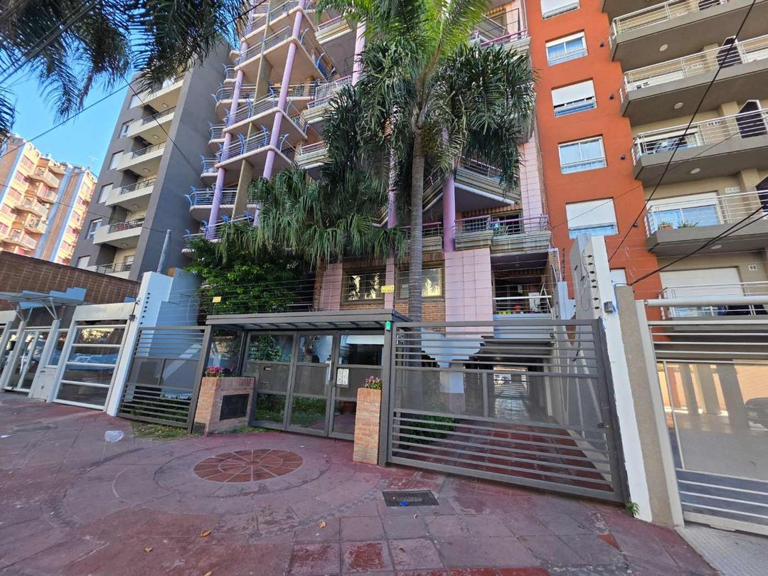 Departamento 3 Amb Semi-Piso Morón Centro 102 M²