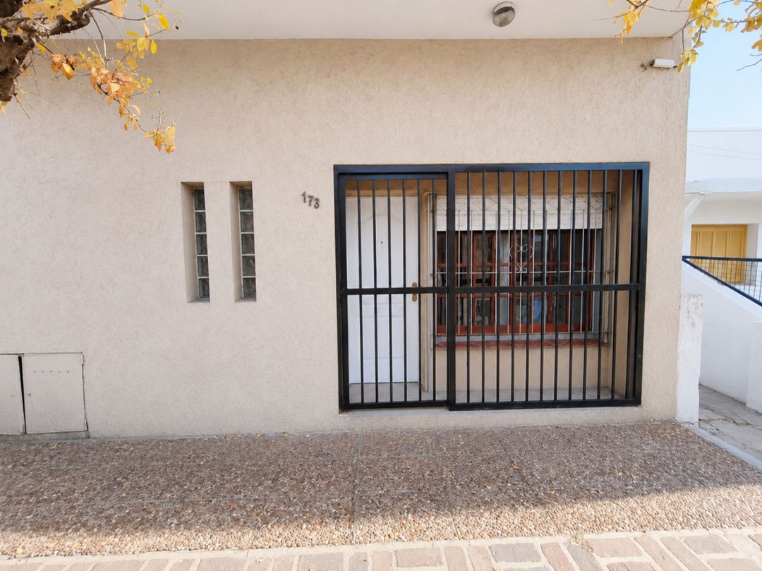 Venta Depto PH PB al Frente 2 Dormitorios Tesei