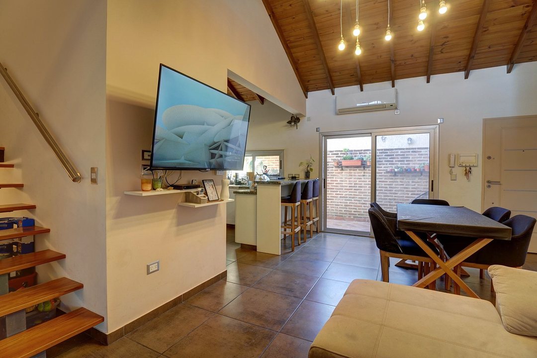 PH 4 AMB EN VENTA EN LOMAS DEL MIRADOR CON PATIO