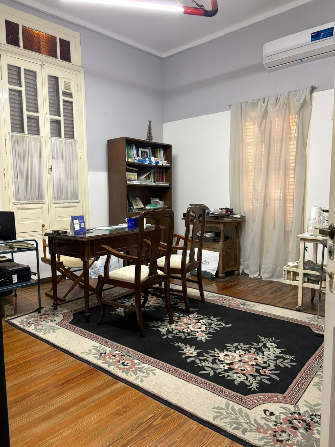 Venta consultorio 2 zona centro  de Esperanza