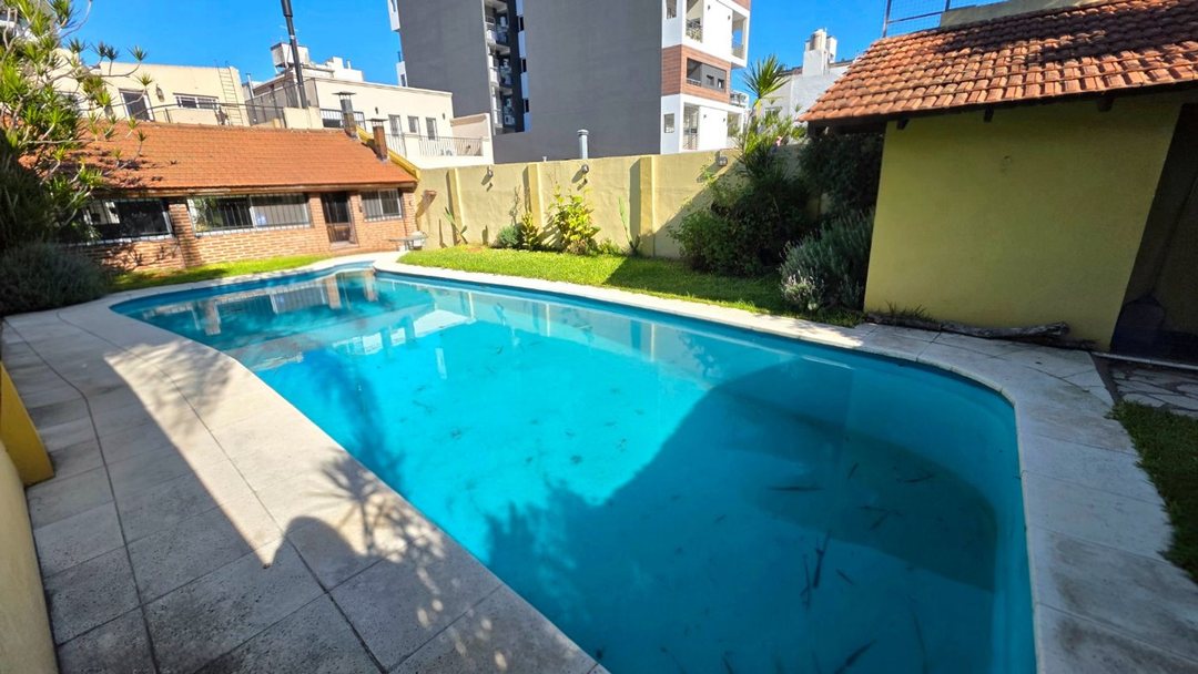 CASA VENTA CASEROS 5 amb con jardin y piscina