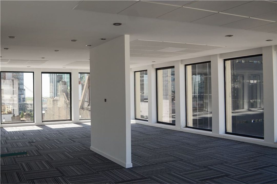Oficina Microcentro 260m2 totalmente remodelada.