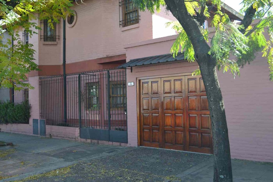 Venta Chalet  Con cochera ,PH Caseros Zona Oeste
