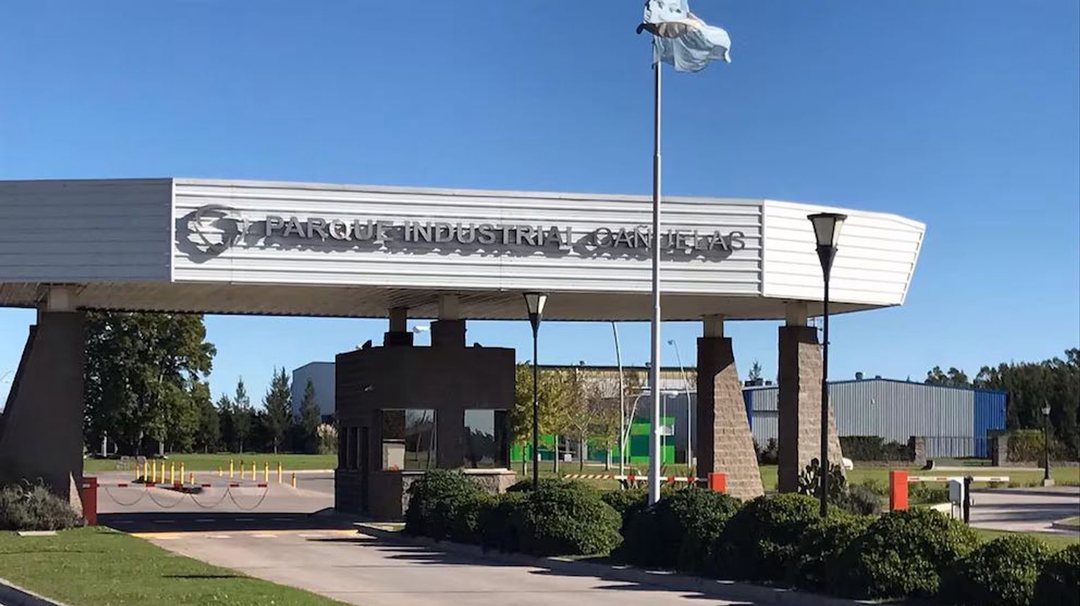 Planta Industrial + 10.000 m² de Terreno | Cañuela