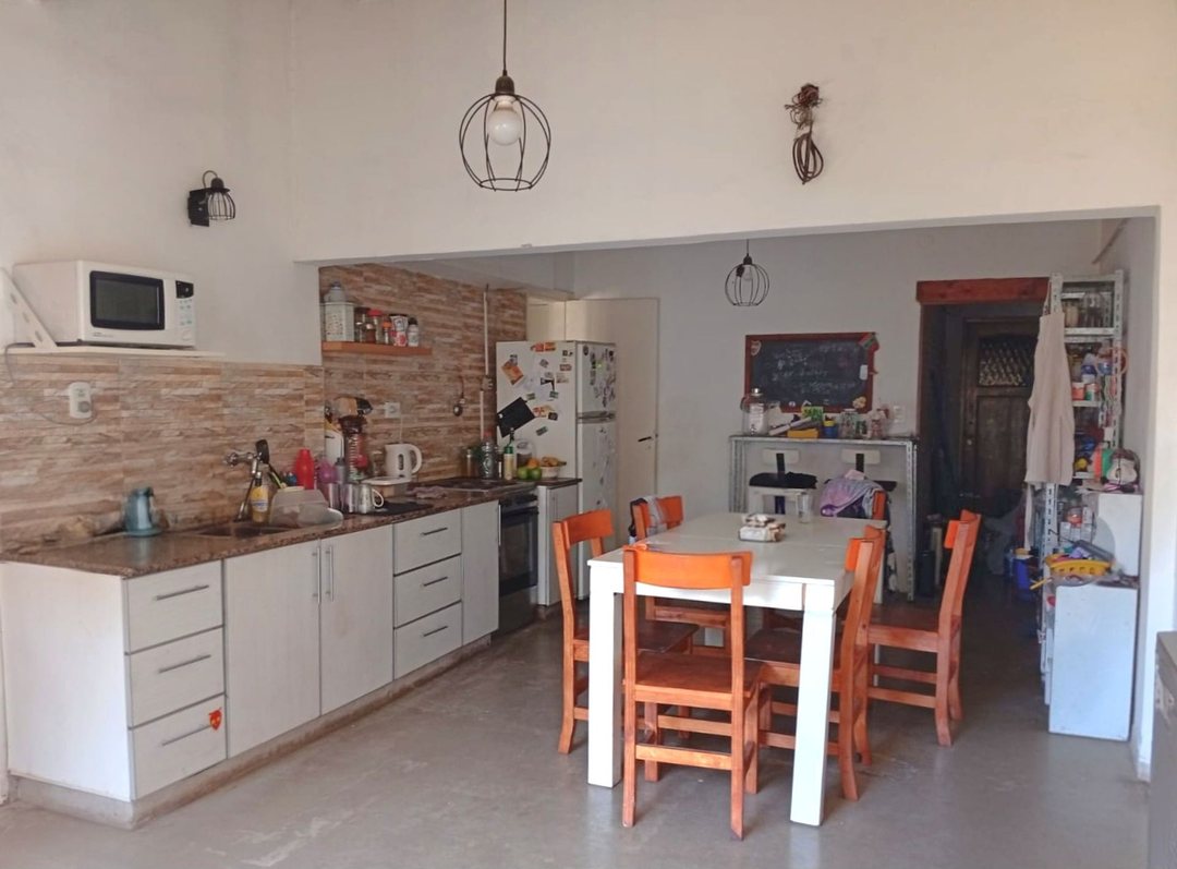 VENTA CASA 5 AMBIENTES EN HAEDO