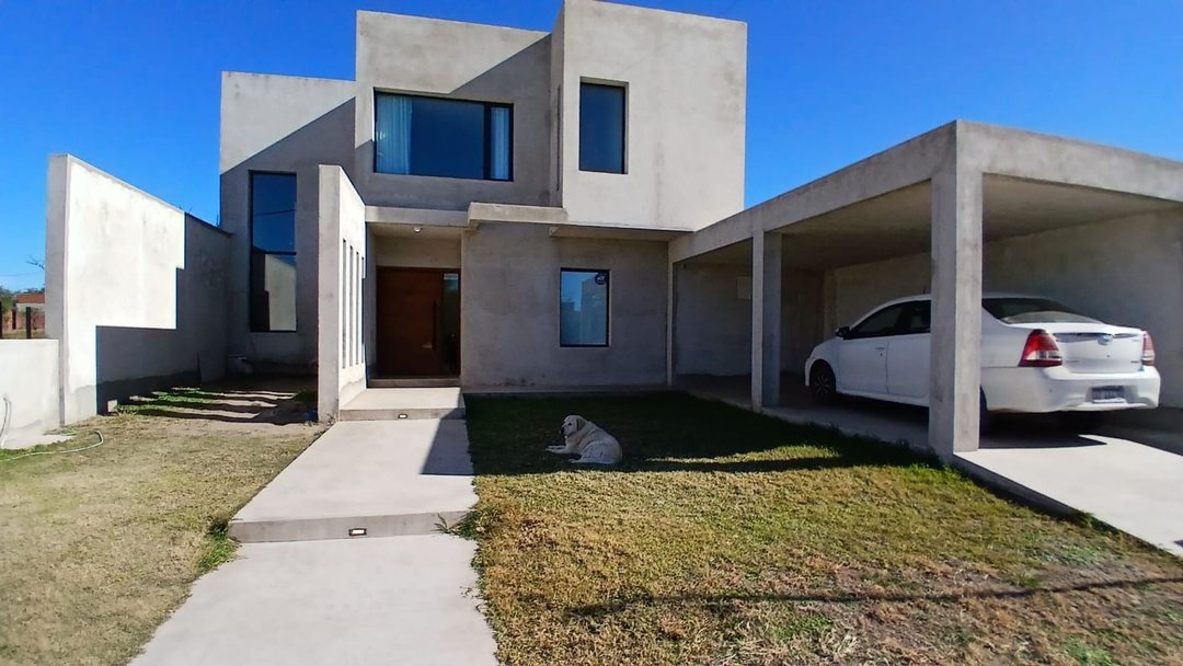 SE VENDE CASA DE 5 DORMITORIOS EN JESUS MARIA