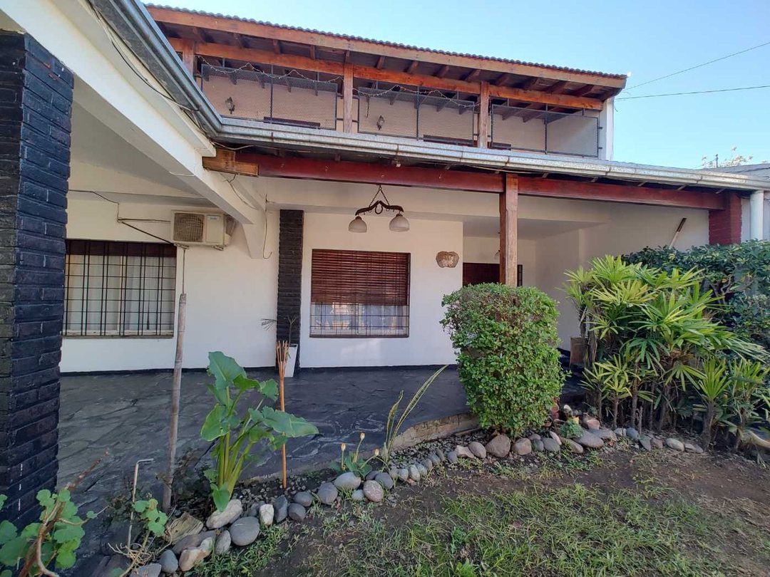 VENTA Casa 6 Amb c/Jardín y Quincho - PADUA, MERLO