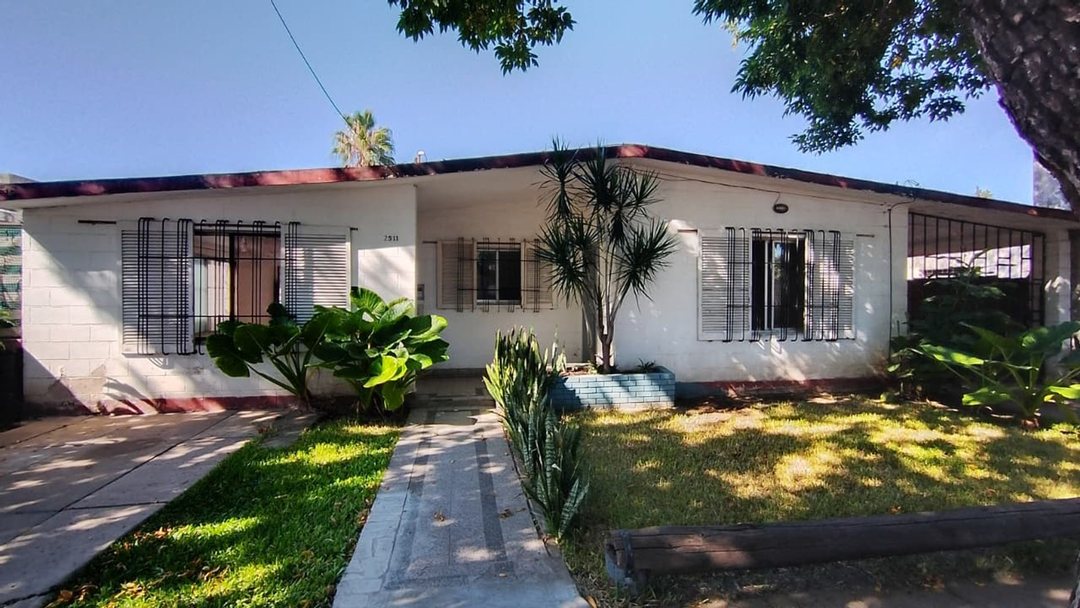 CASA 3 DORMIS VENTA PARQUE FIELD JARDIN COCHERA