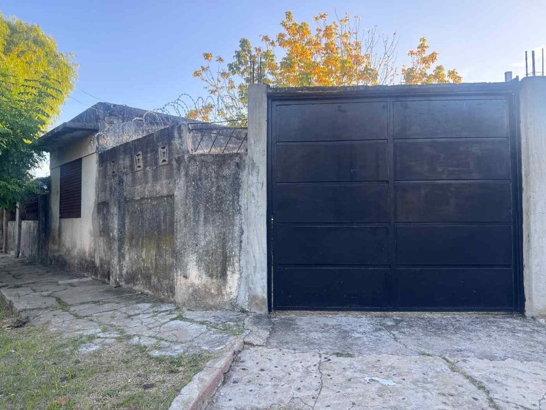 VENTA CASA 3 AMB PARQUE GALPON CASTELAR SUR