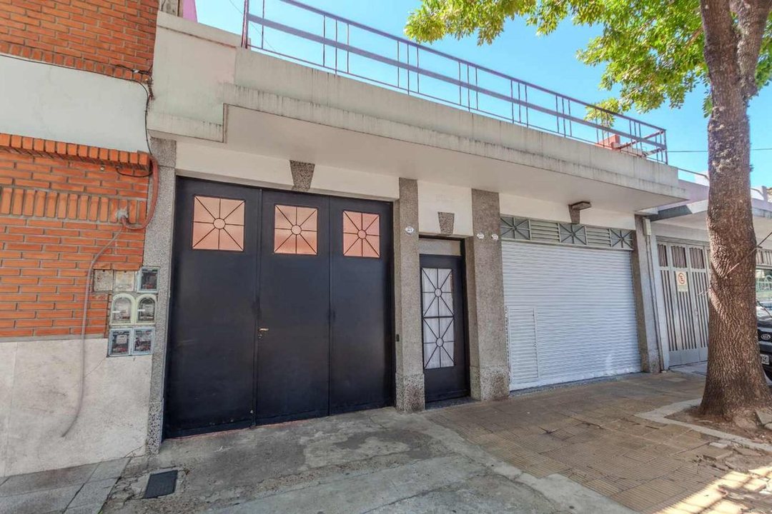 VENTA CASA LOCAL DEPTO APTA CRED. en V. MARTELLI.