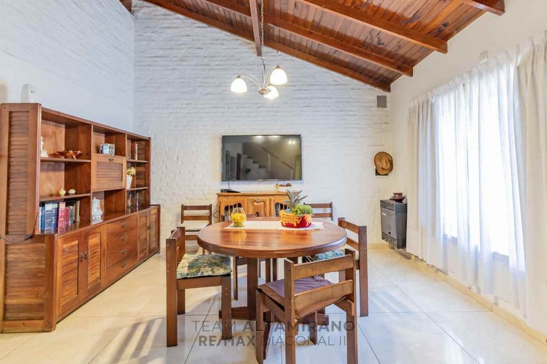 CASA EN VENTA EN LA PLATA