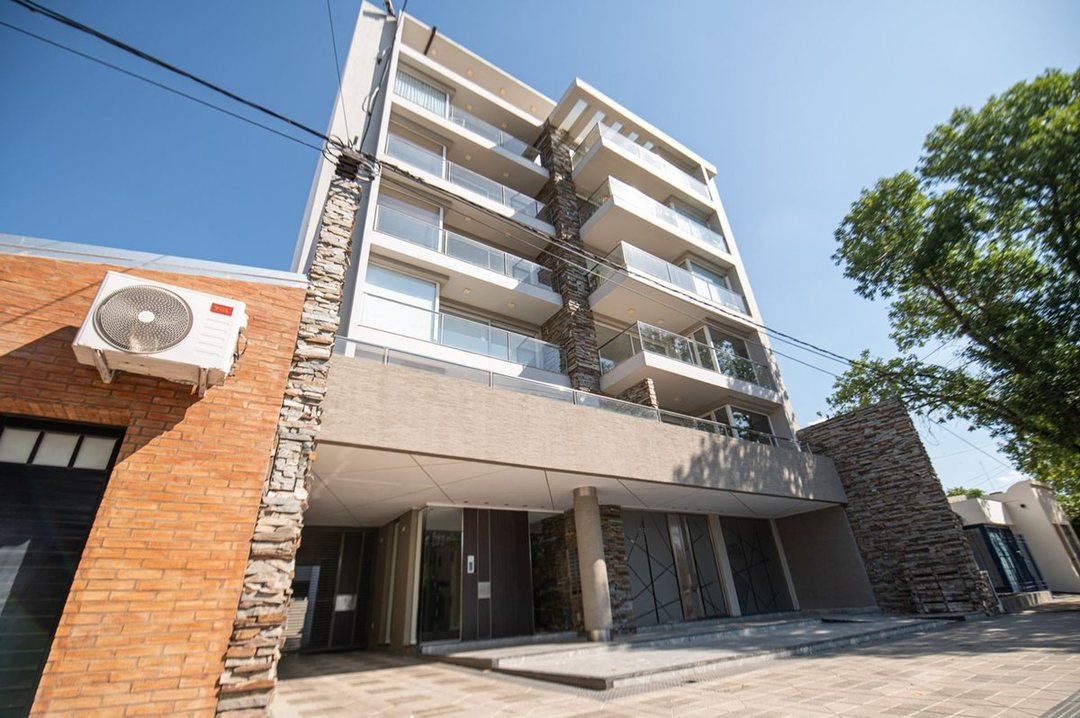 VENTA DEPARTAMENTO DE 2 DORMITORIOS C/COCHERA