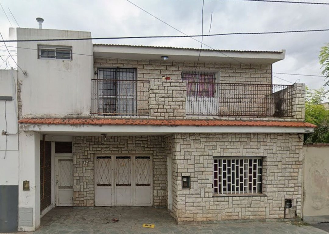 VENTA DE CASA C/DPTO EN PLANTA ALTA SDE