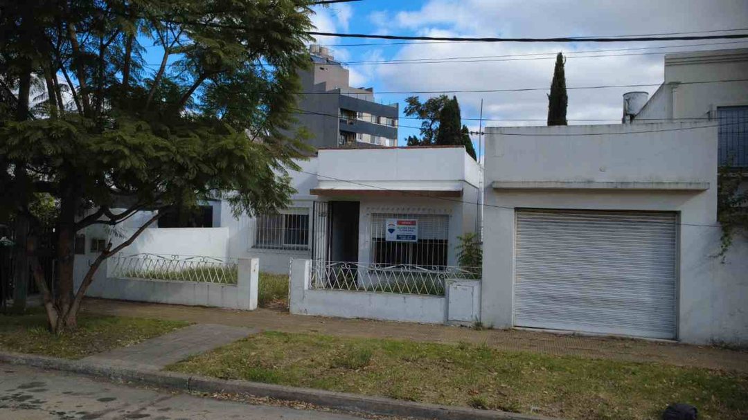 CASA VENTA 3 AMBIENTES MAS LOCAL EN EL PALOMAR