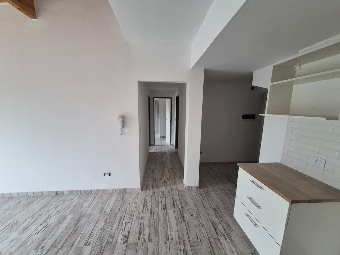 Alquiler 3 ambientes a Estrenar Pilar 2 piso.