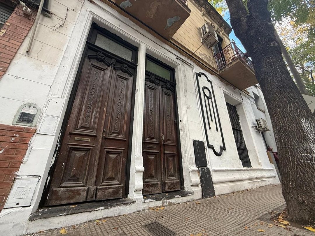 VENTA CASA 9 AMBIENTES HISTORICA - FLORESTA