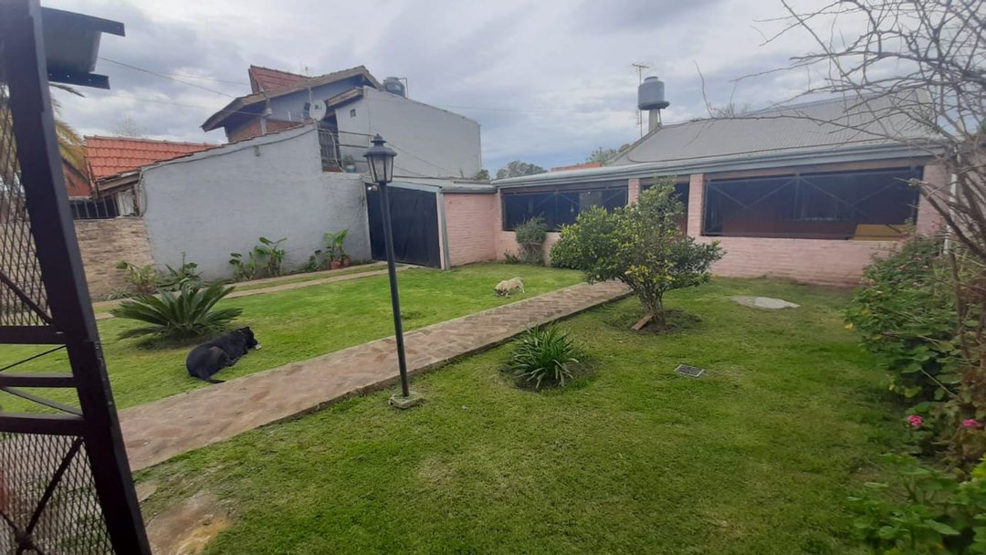 CASA 3 AMBIENTES EN VENTA MONTE GRANDE CON LOCAL