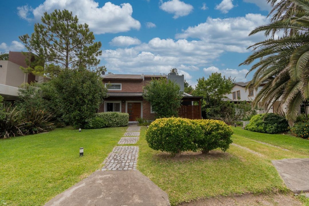 VENTA CASA 3 DORMITORIOS COUNTRY CIELO- ROLDAN
