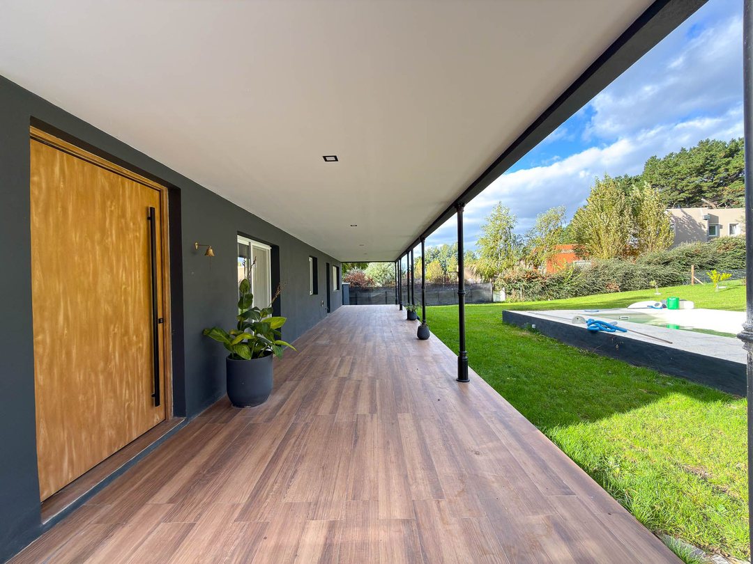 CASA MODERNA + 2 CABAÑAS