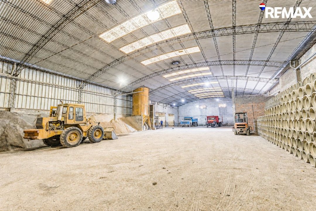 VENTA GALPÓN EN BERAZATEGUI DE 2536 M2 TOTALES