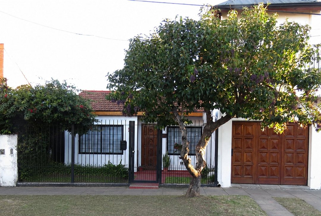 VENTA DE PROPIEDAD 5 AMBIENTES EN VILLA TESEI