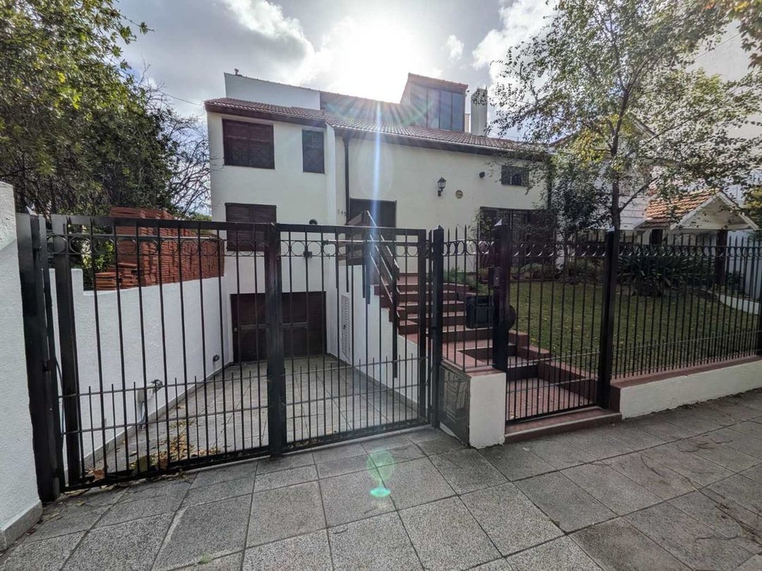 Exclusiva Casa en Zona I Miramar, Excelente Estado