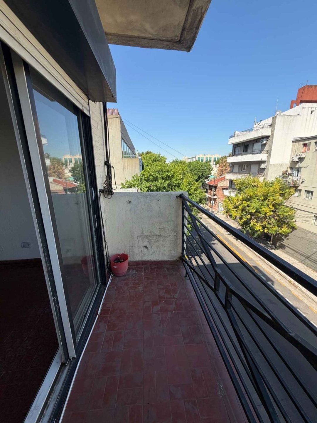 3 AMBIENTES CON BALCON SUPER LUMINOSOS