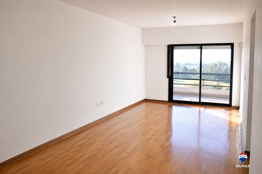 VENTA DETPO 4 AMBIENTES CON COCHERA