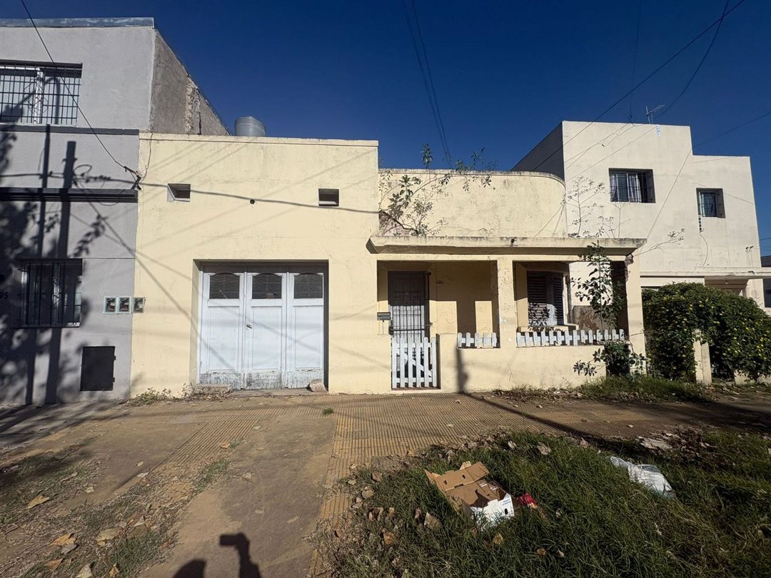 Venta Casa/Lote Ramos Mejía   ***Acepta Permuta***