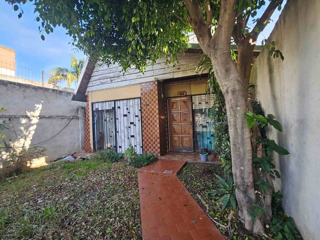 CASA EN VENTA EN QUILMES CON DEPARTAMENTO