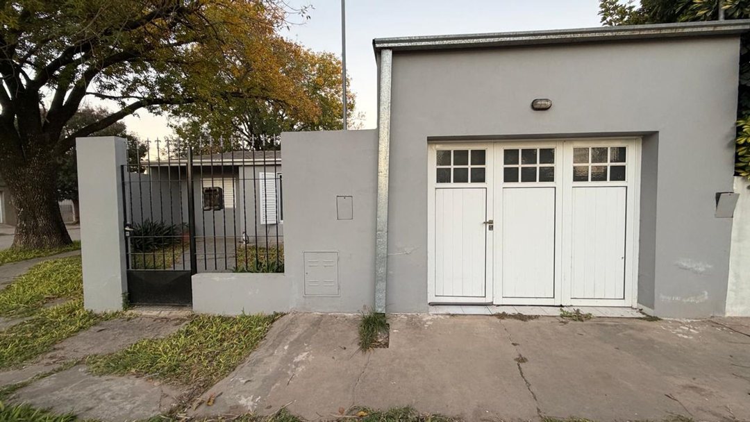 VENTA CASA B° SUR - LA RIOJA ESQ. ZIMMERMANN