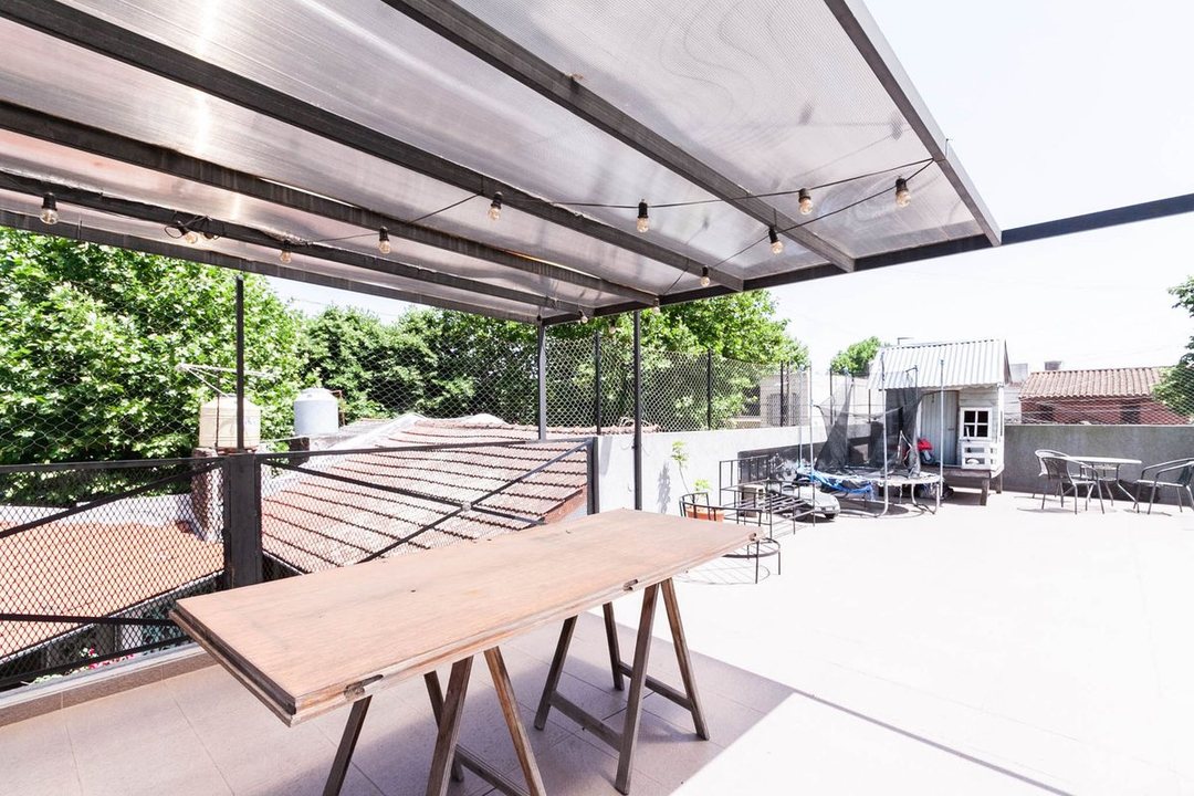 VENTA CASA 4 AMB REFACCIONADA C/TERRAZA BURZACO