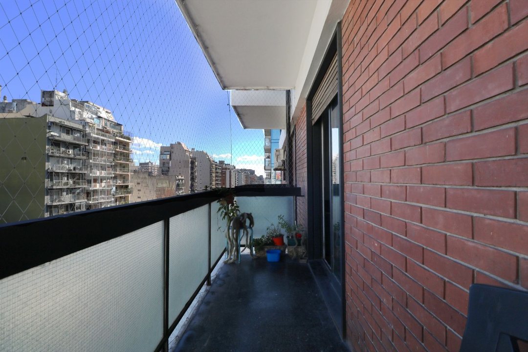 VENTA DPTO 3 AMB + DEPENDENCIA LUMINOSO CON BALCON