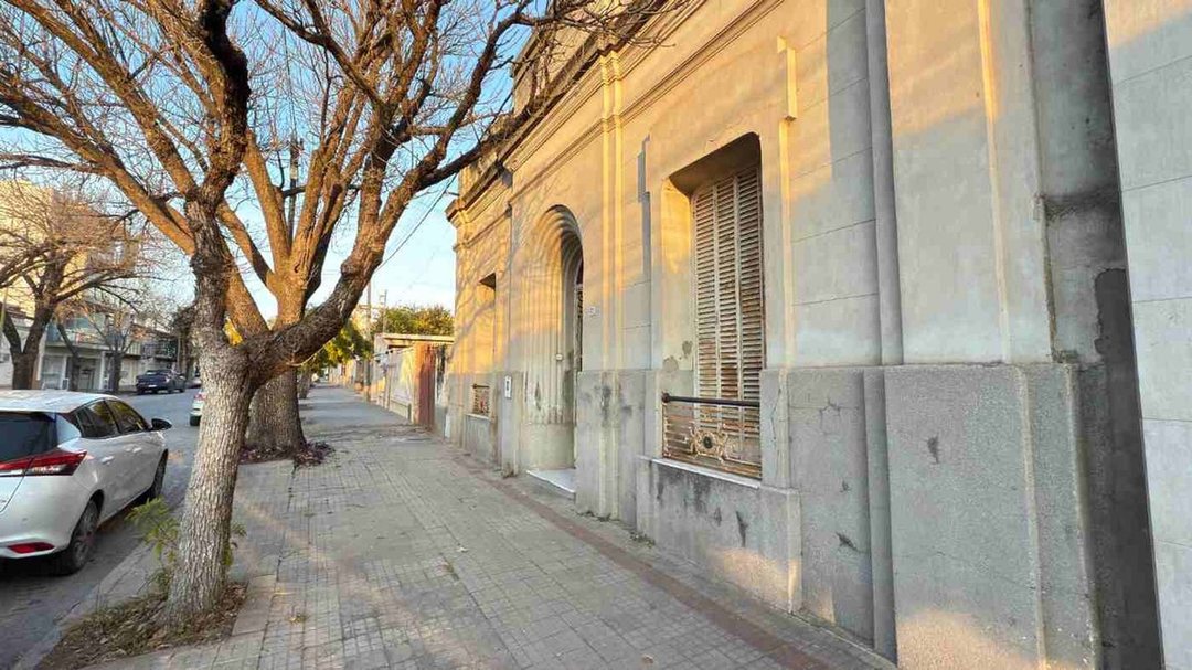 VENTA / BARRIO SAN MARTÍN / 15 METROS FRENTE