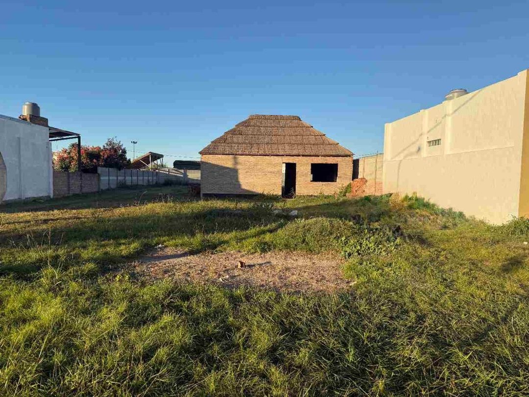 VENTA / CASA / EN CONSTRUCCIÓN