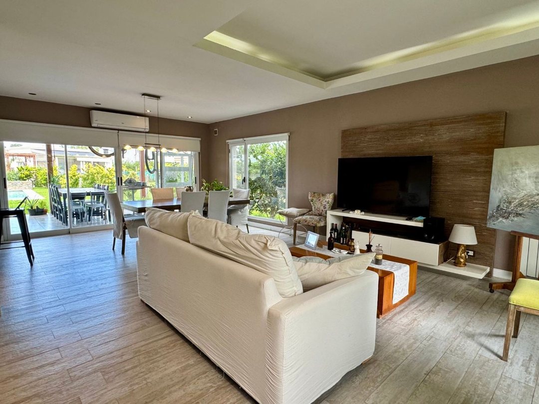 VENTA CASA en SANTA ELENA