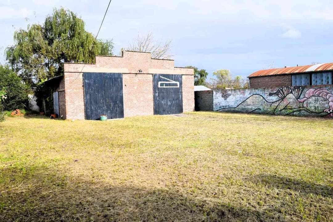 GALPON EN VENTA EN SAN MIGUEL DEL MONTE CENTRO.