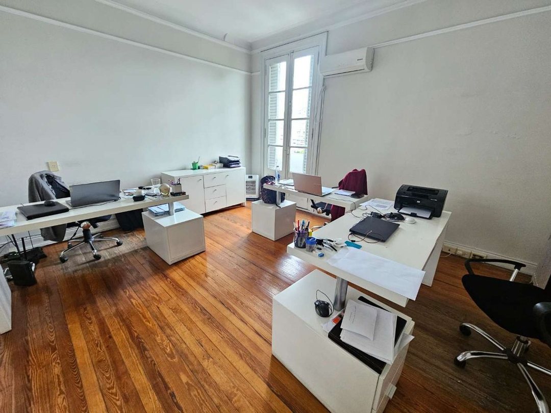 Venta Oficina 5 amb San  Nicolás frente al T Colón