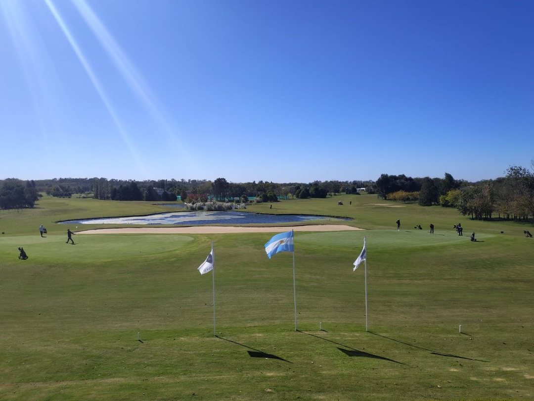 VENTA TERRENO LUJÁN EVERLINKS GOLF VISTA A HOYOS