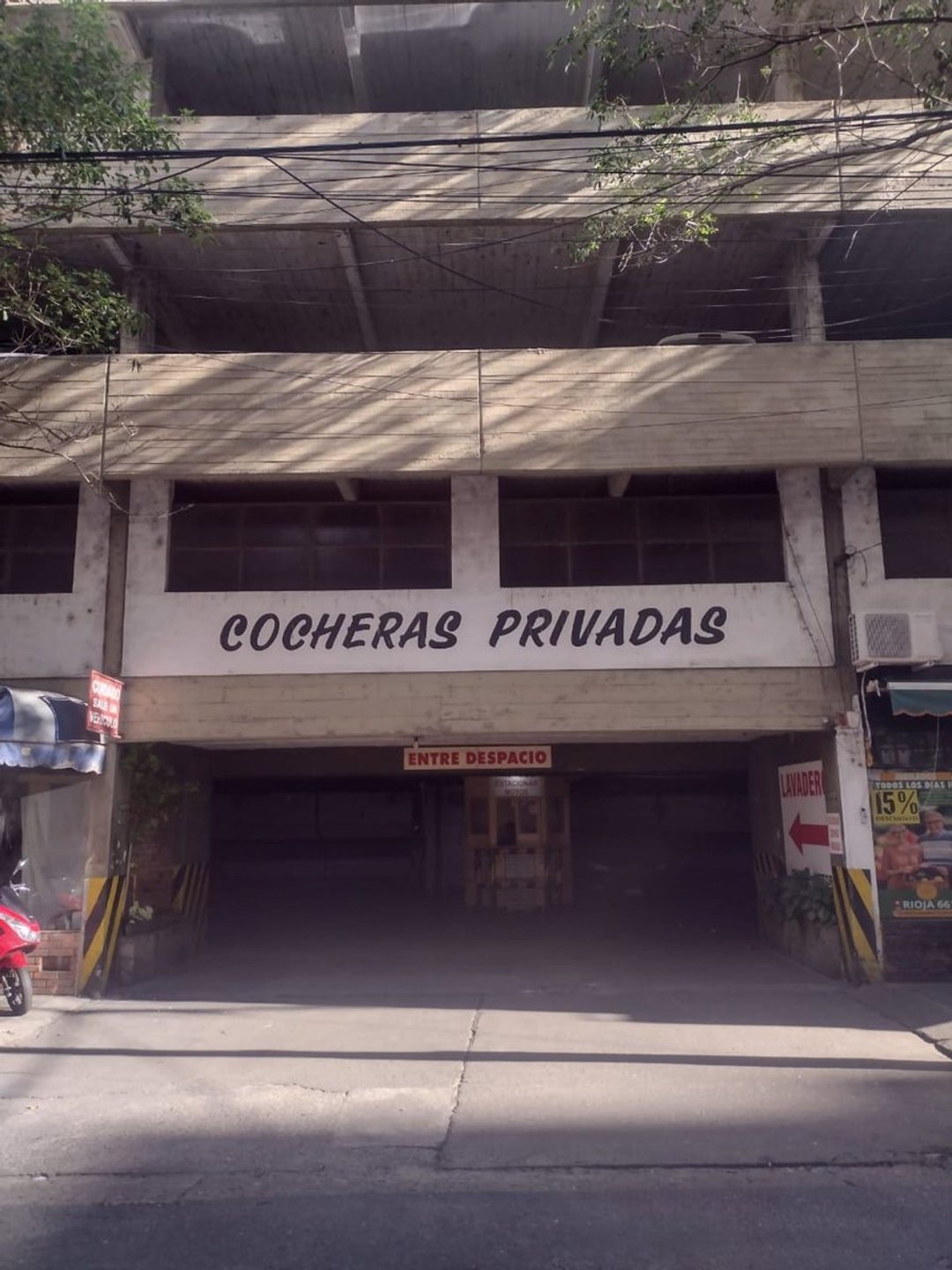 COCHERA EN VENTA EN ZONA MONUMENTO A LA BANDERA